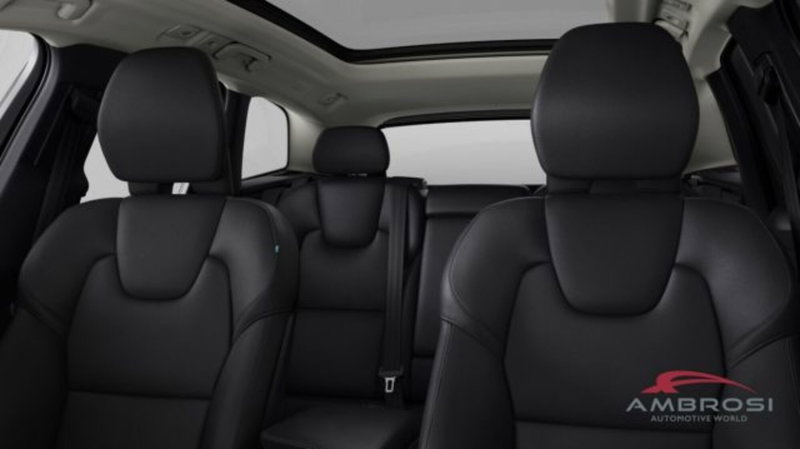 Volvo XC60 nuova a Perugia (11)