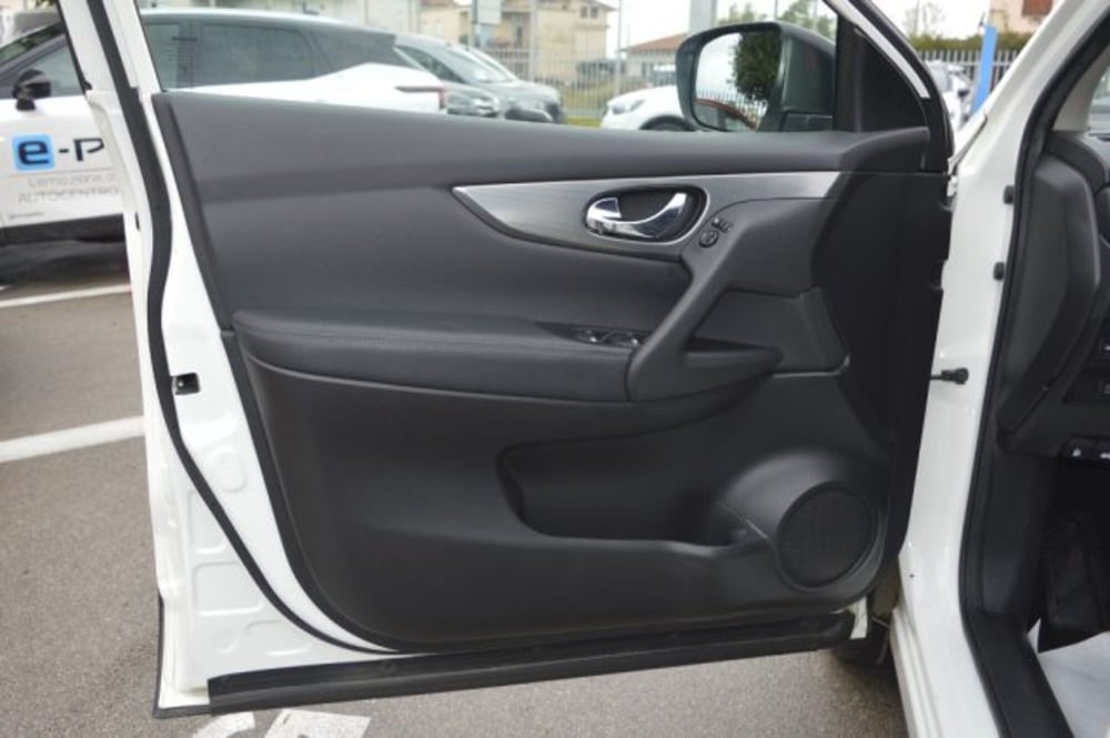 Nissan Qashqai usata a Latina (12)