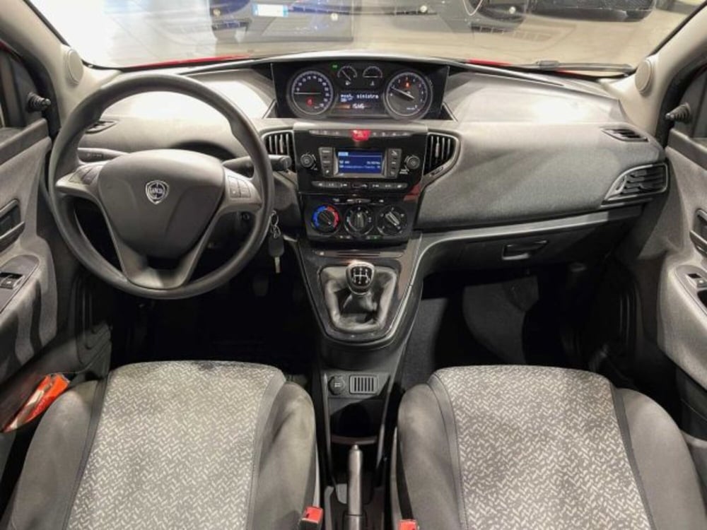 Lancia Ypsilon usata a Sondrio (12)