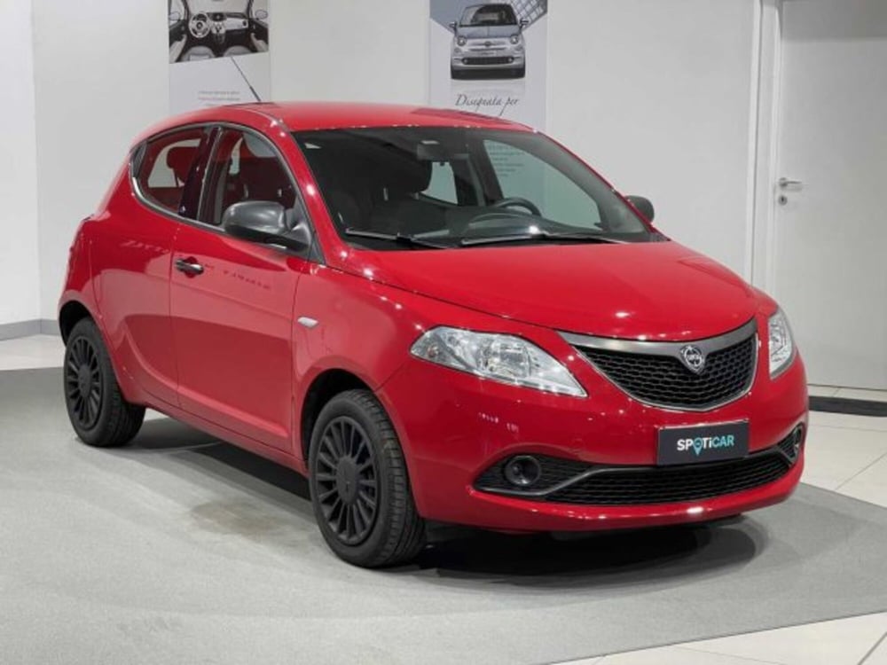 Lancia Ypsilon usata a Sondrio (7)