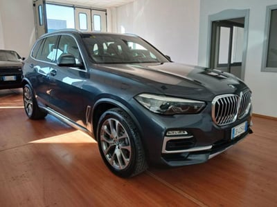 BMW X5 xDrive30d 48V xLine del 2020 usata a Massarosa