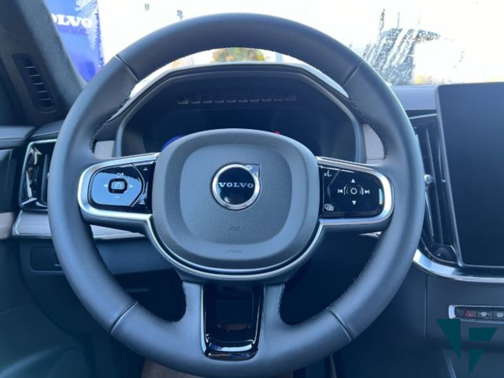 Volvo XC90 nuova a Udine (12)