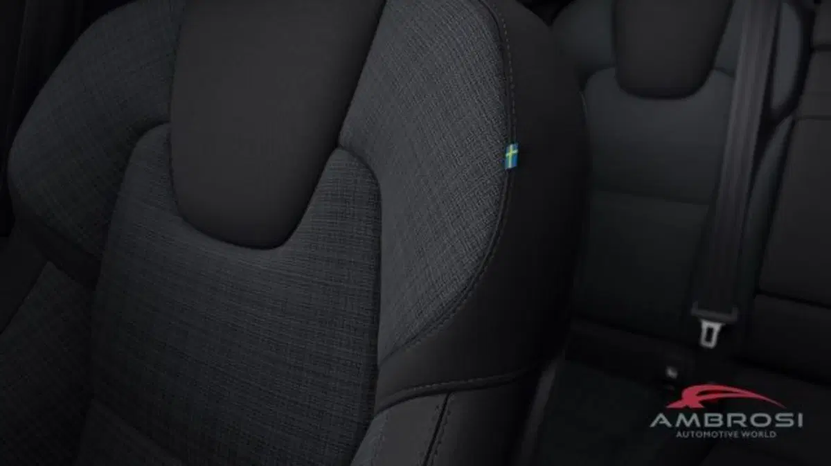 Volvo XC60 nuova a Perugia (3)