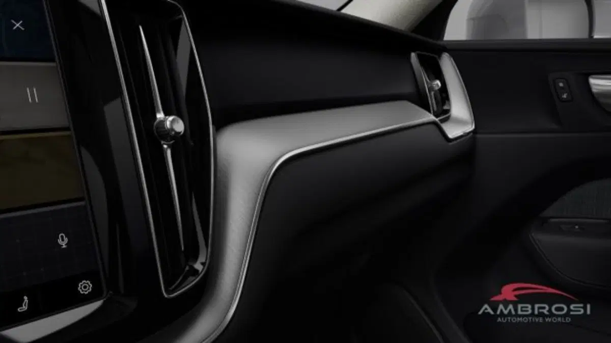 Volvo XC60 nuova a Perugia (4)