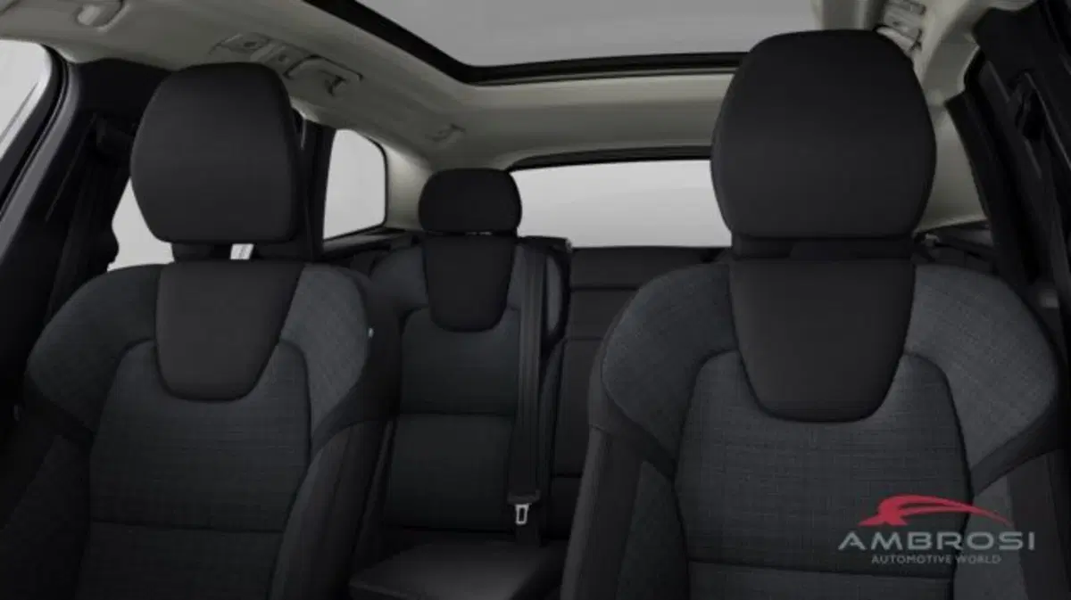 Volvo XC60 nuova a Perugia (5)