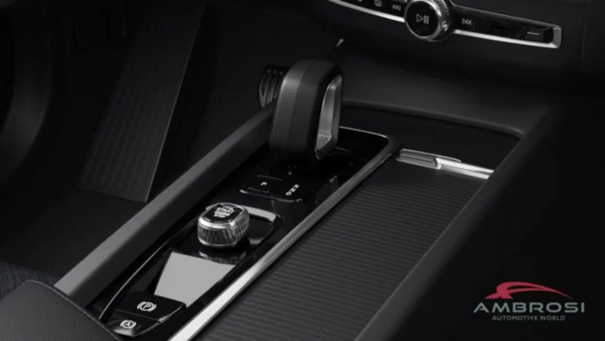 Volvo XC60 nuova a Perugia (7)