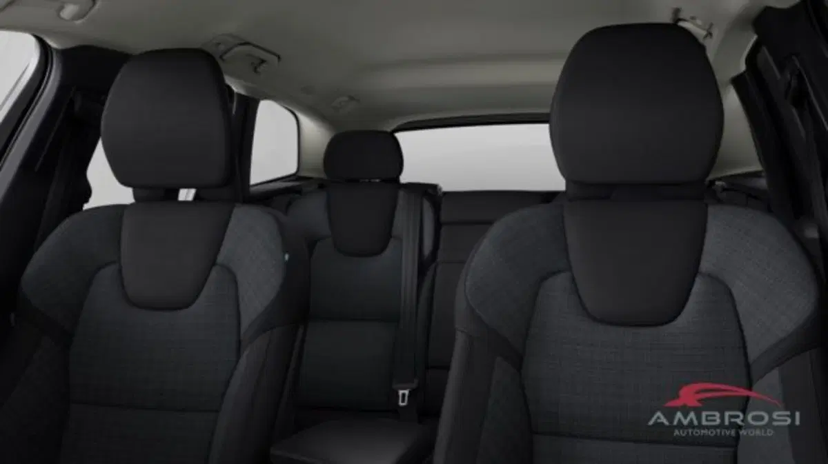 Volvo XC60 nuova a Perugia (4)
