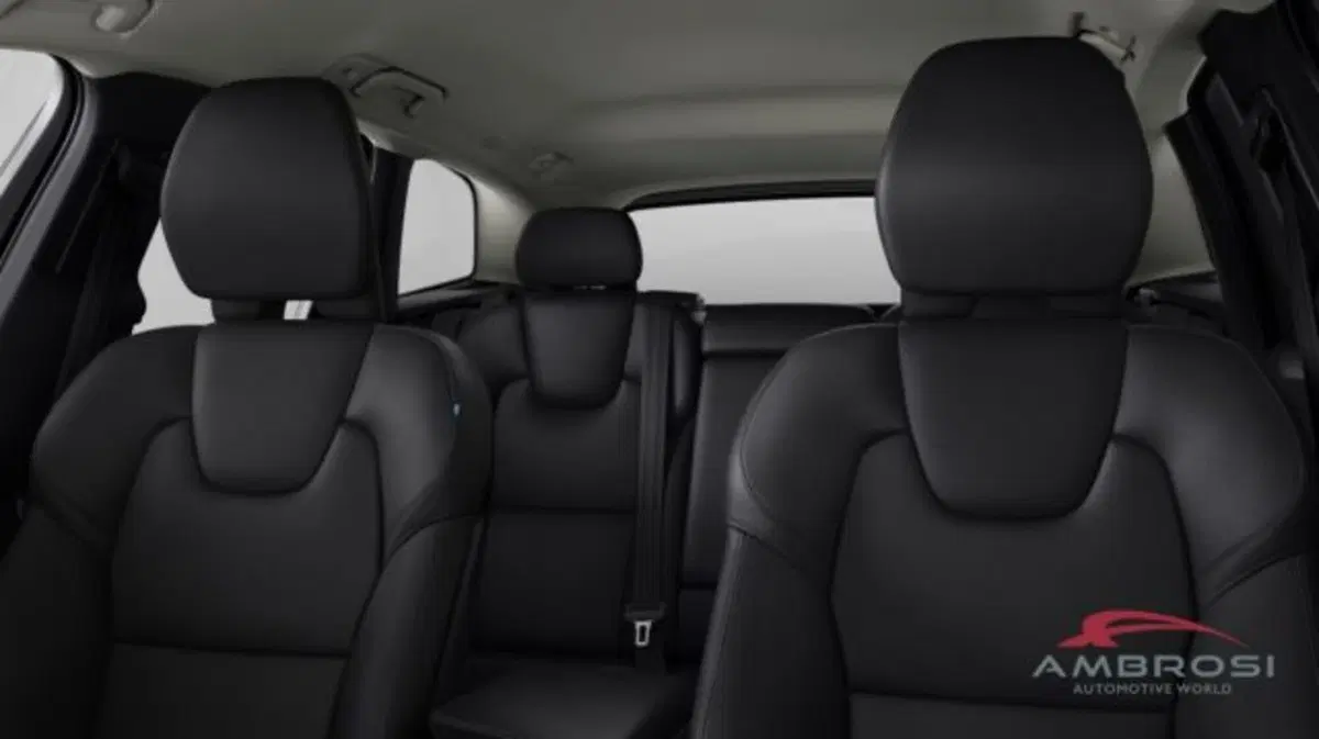 Volvo XC60 nuova a Perugia (10)