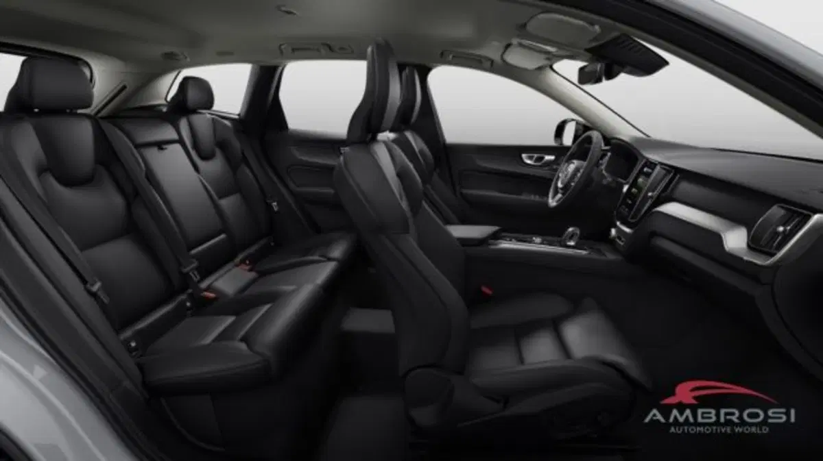Volvo XC60 nuova a Perugia (6)
