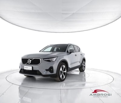 Volvo XC40 2.0 b3 Core auto del 2024 usata a Corciano