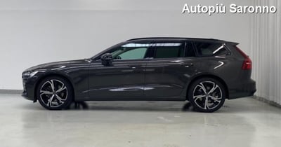 Volvo V60 B4 automatico Plus Dark  del 2023 usata a Saronno