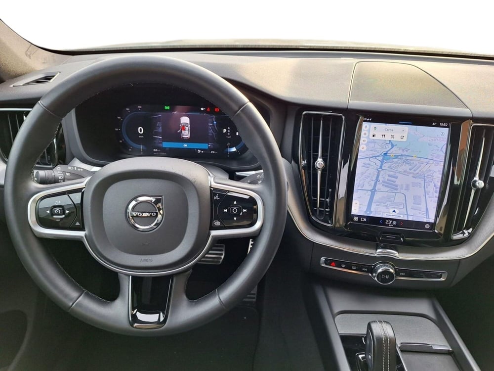 Volvo XC60 usata a Bari (7)