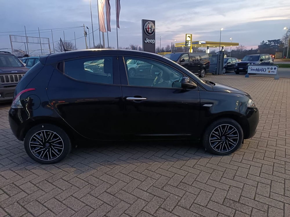 Lancia Ypsilon usata a Alessandria (4)