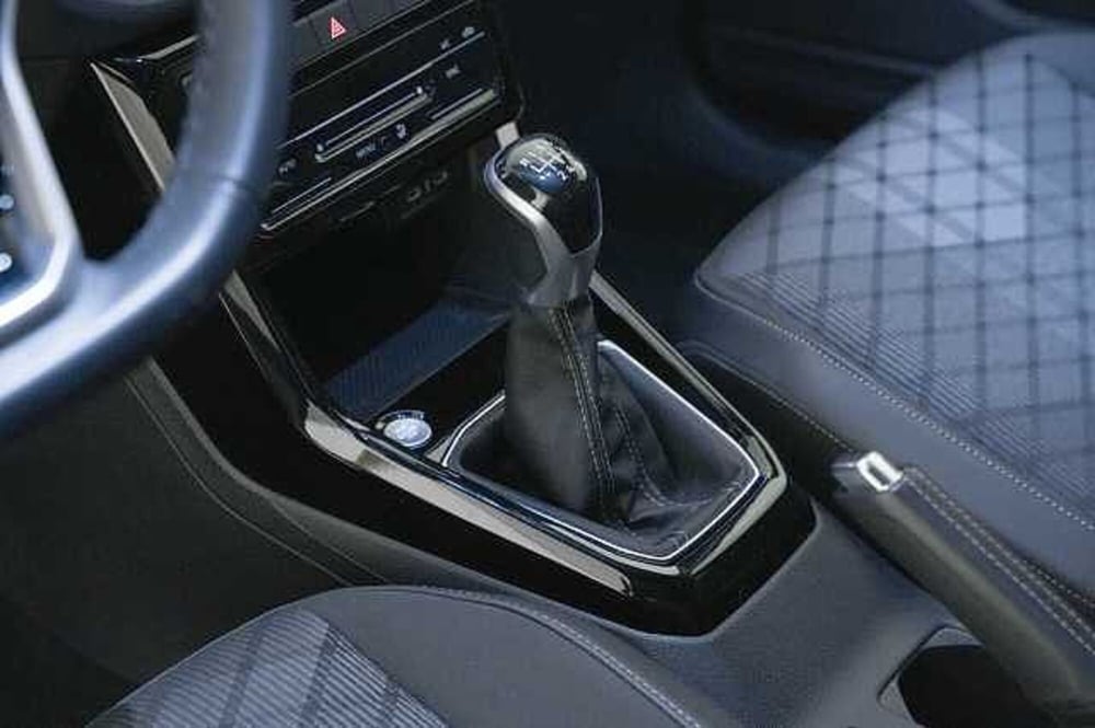 Volkswagen T-Cross usata a Como (15)