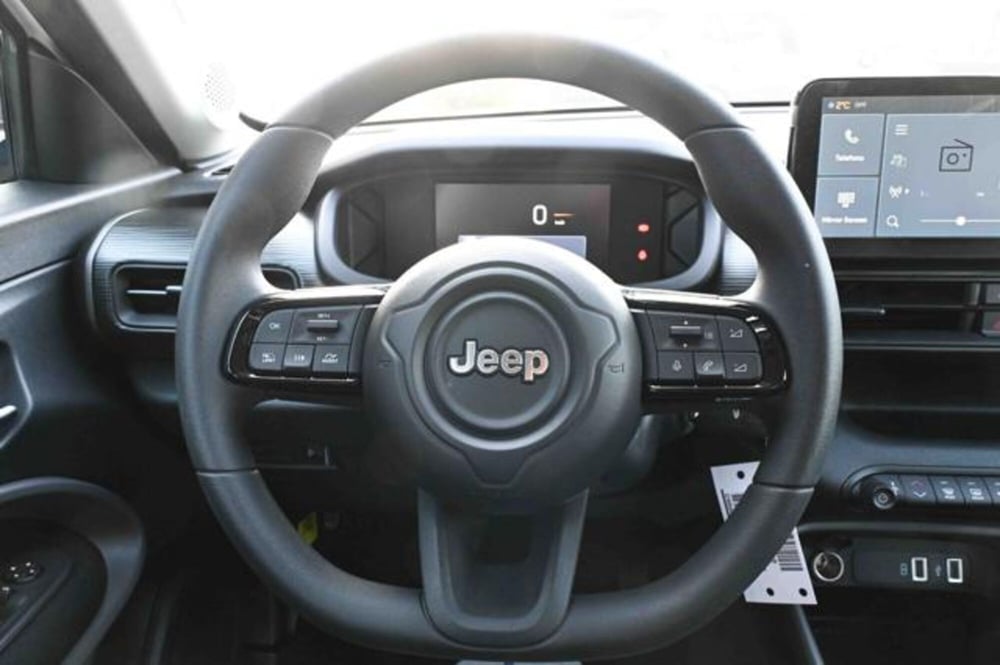 Jeep Avenger nuova a Torino (16)