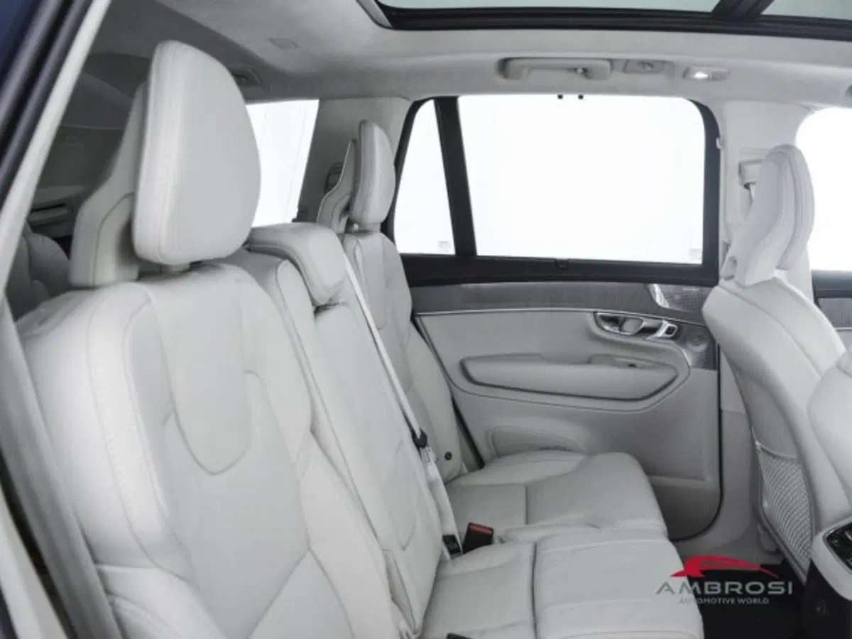Volvo XC90 nuova a Perugia (3)