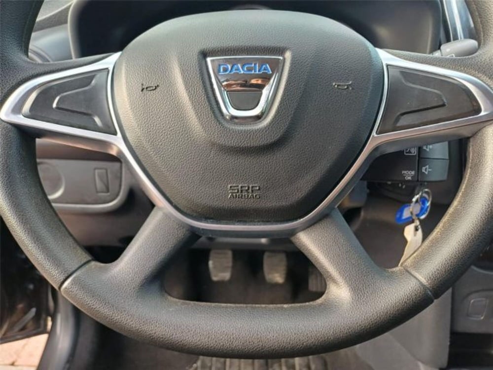 Dacia Logan usata a Bari (15)