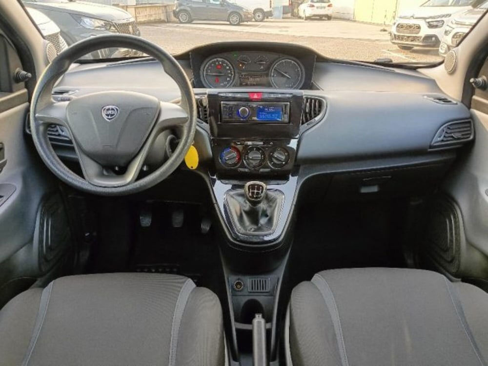 Lancia Ypsilon usata a Brescia (12)