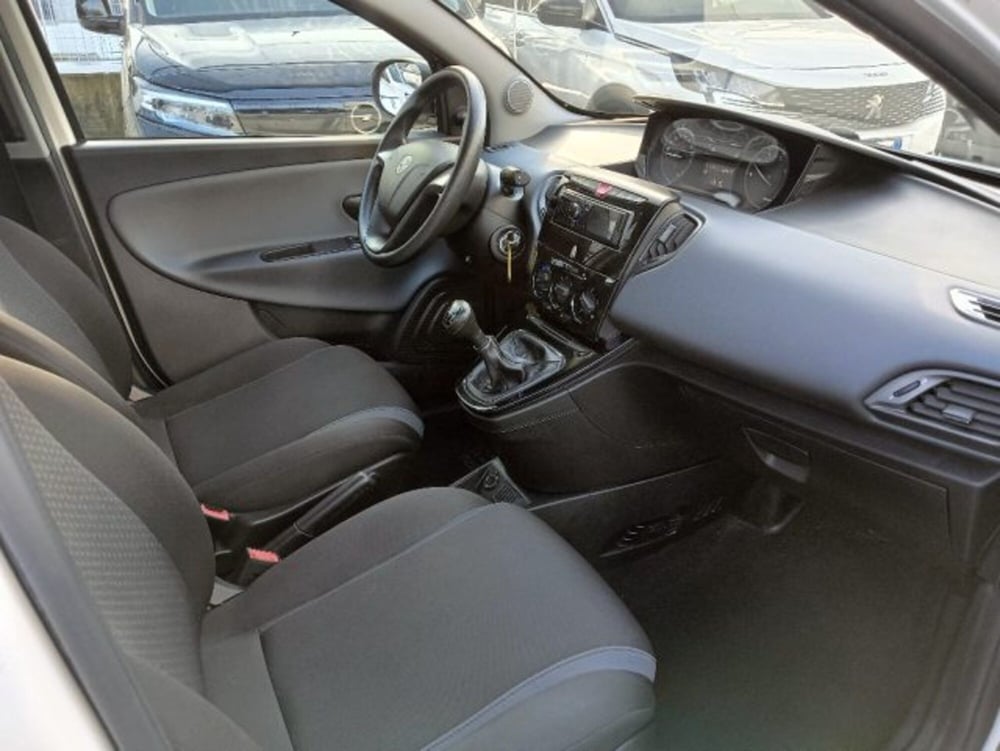 Lancia Ypsilon usata a Brescia (15)