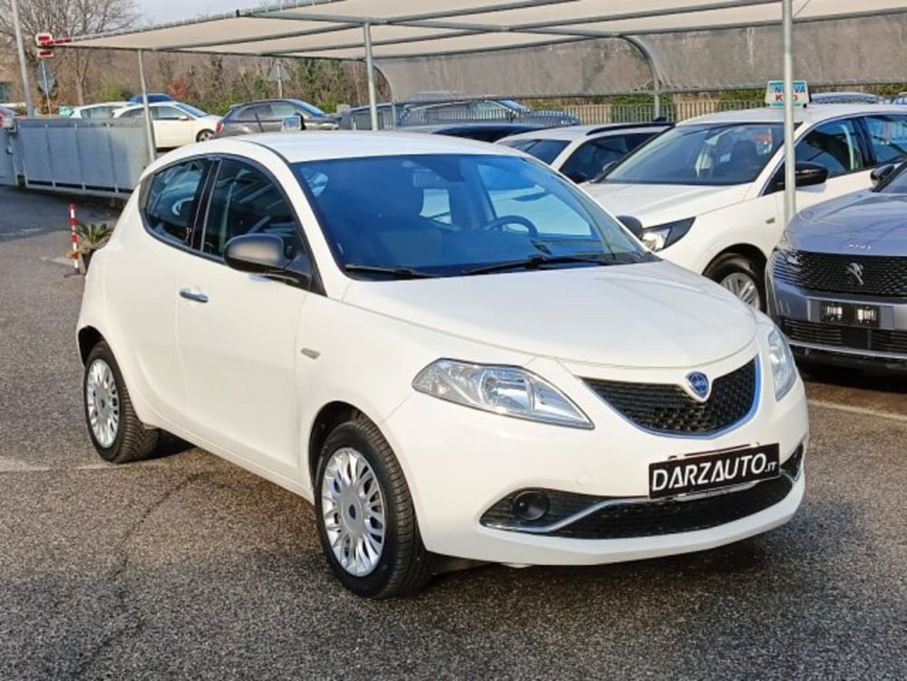 Lancia Ypsilon usata a Brescia (3)