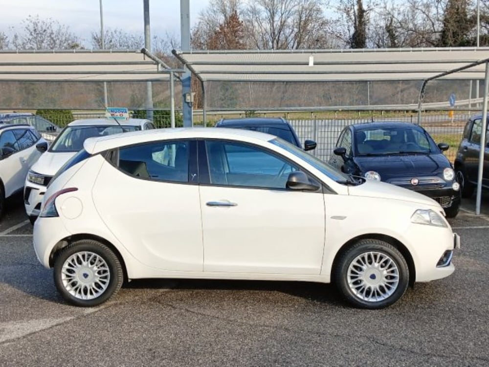 Lancia Ypsilon usata a Brescia (4)