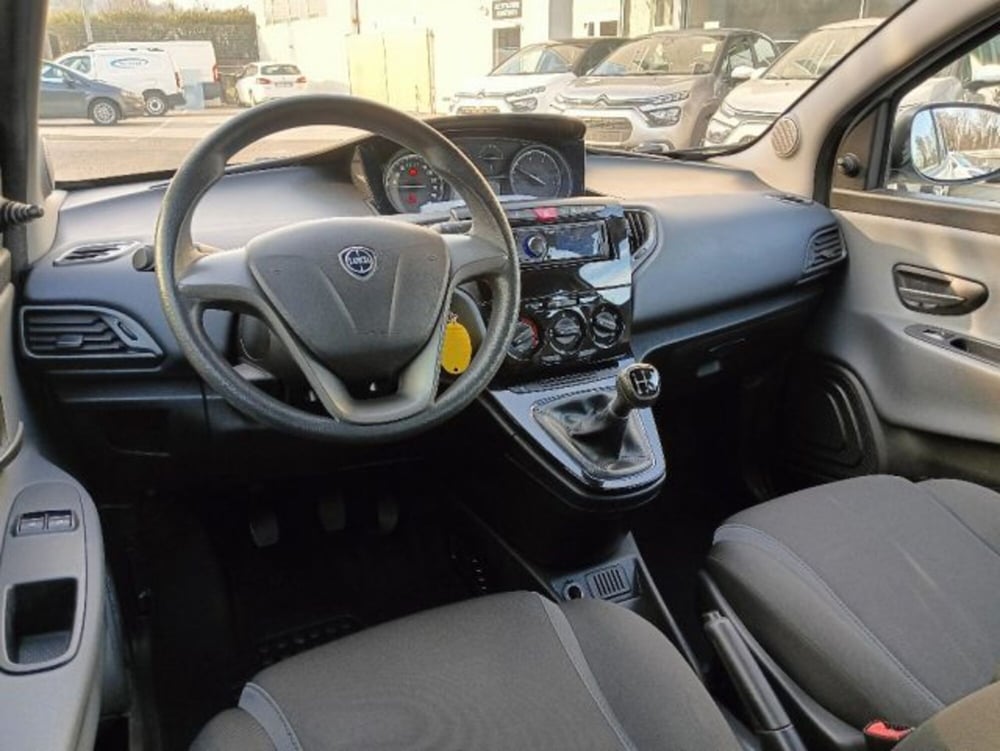 Lancia Ypsilon usata a Brescia (6)