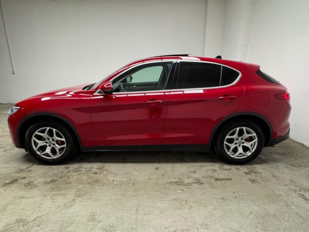 Alfa Romeo Stelvio usata a Biella (7)