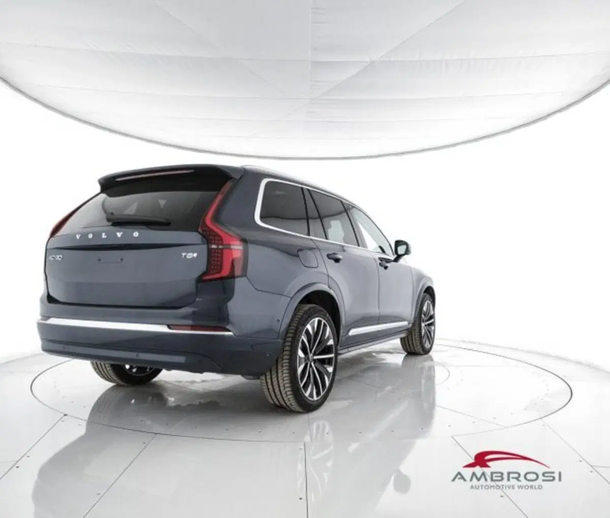 Volvo XC90 nuova a Perugia