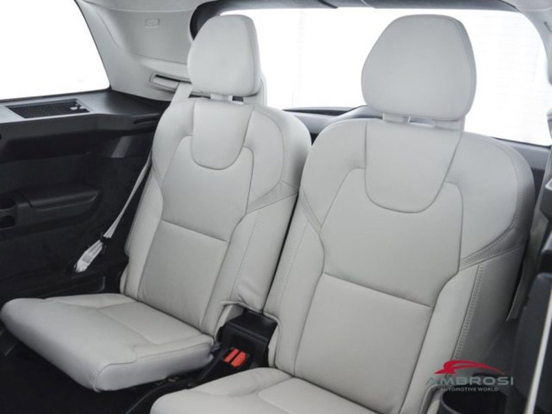 Volvo XC90 nuova a Perugia