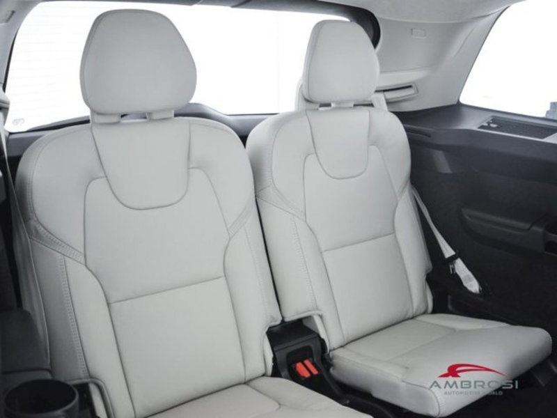 Volvo XC90 nuova a Perugia (2)