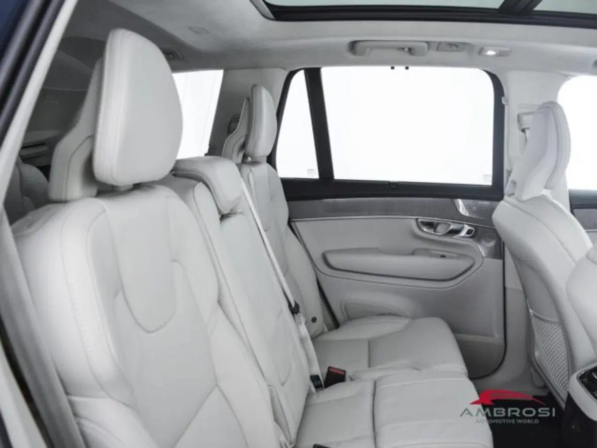 Volvo XC90 nuova a Perugia (3)