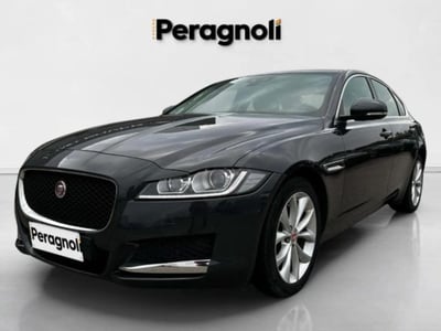 Jaguar XF 2.0 D 180 CV aut. Prestige  del 2017 usata a Monteriggioni