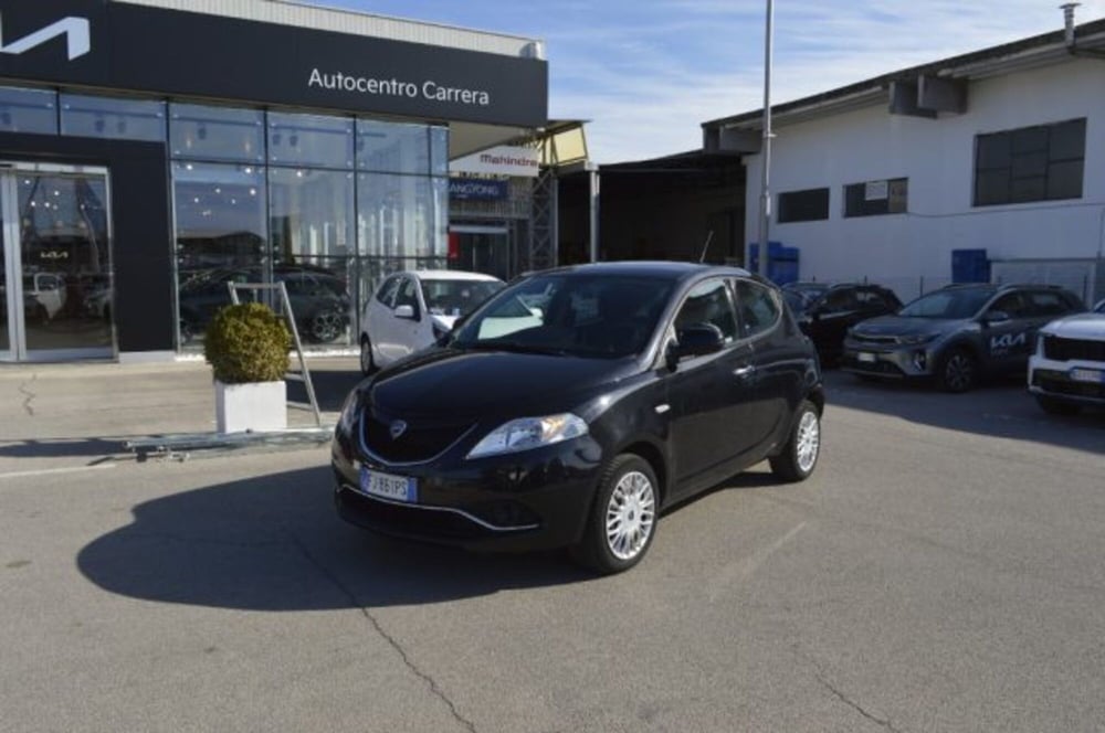 Lancia Ypsilon usata a Latina (3)