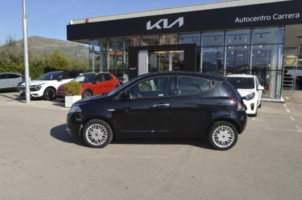 Lancia Ypsilon usata a Latina (4)