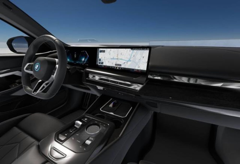 BMW i5 Touring nuova a Modena (15)