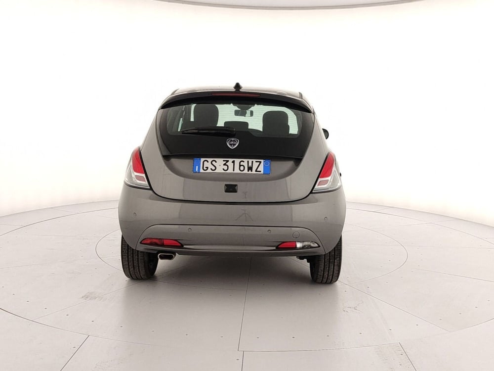 Lancia Ypsilon usata a Caserta (5)