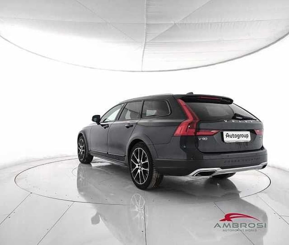 Volvo V90 Cross Country usata a Viterbo (4)