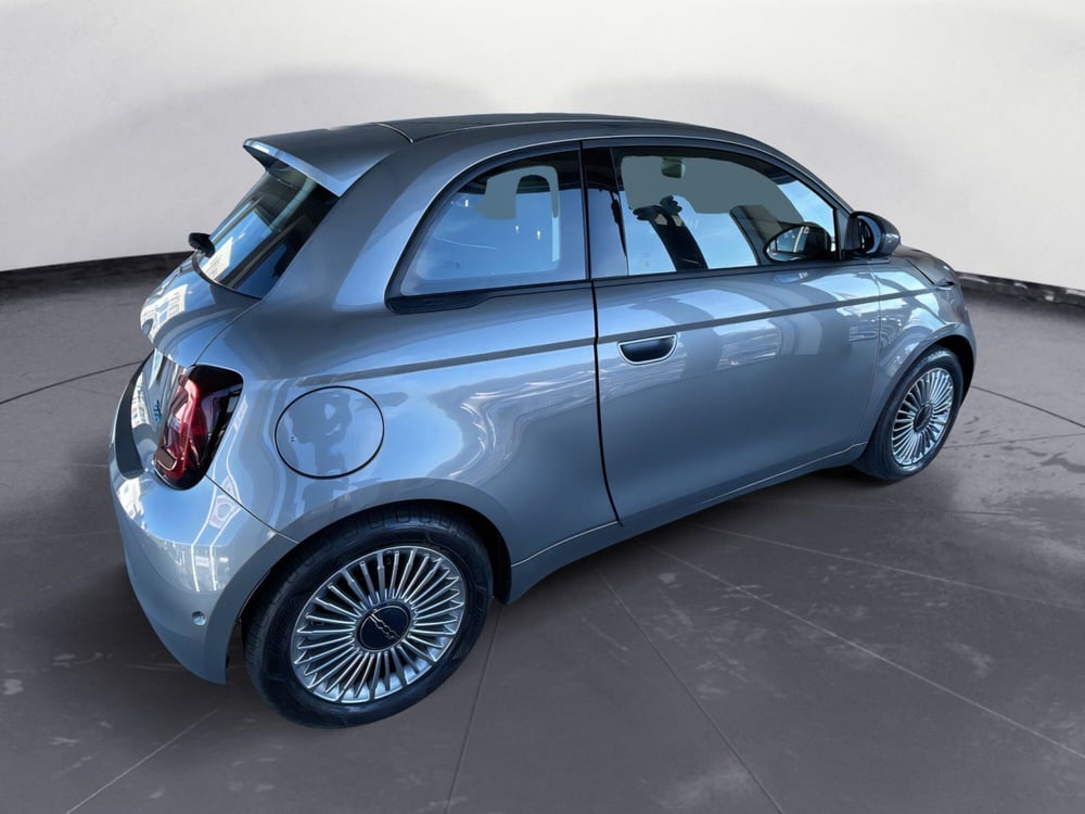 Fiat 500e nuova a Brindisi (6)