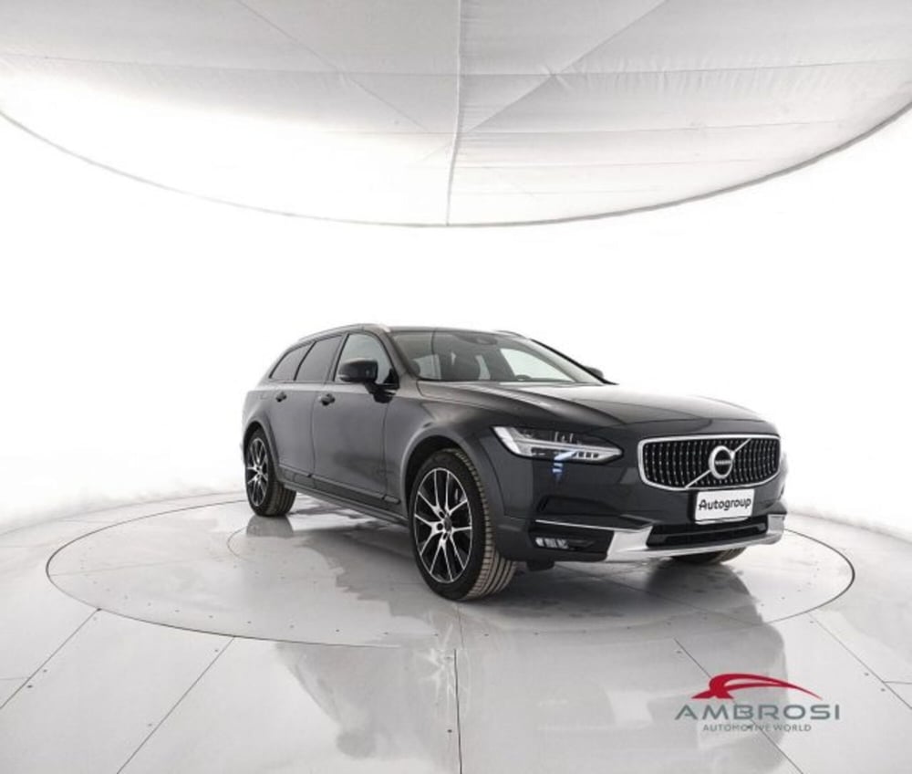 Volvo V90 Cross Country usata a Perugia (2)