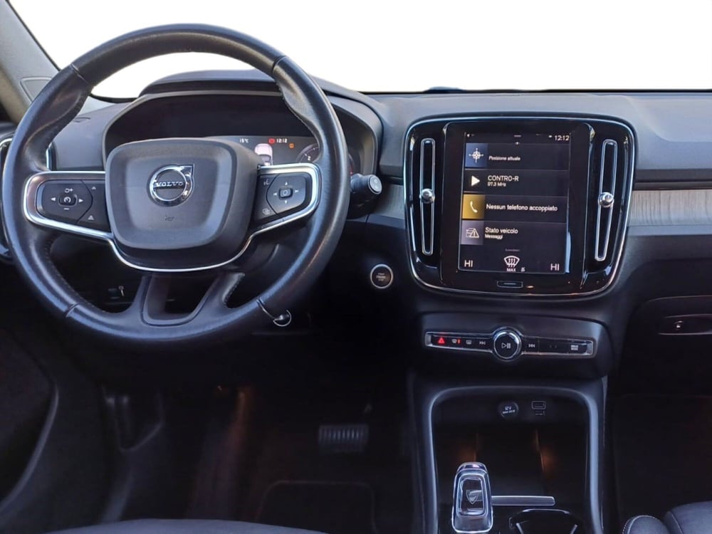 Volvo XC40 usata a Bari (9)