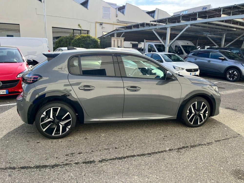 Peugeot 208 nuova a Milano (4)