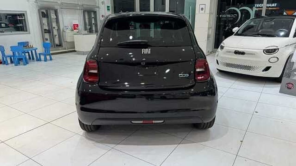 Fiat 500e usata a Milano (4)