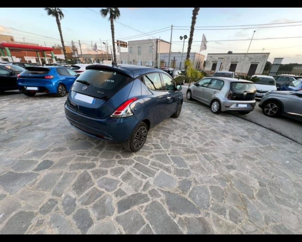 Lancia Ypsilon usata a Bologna (6)