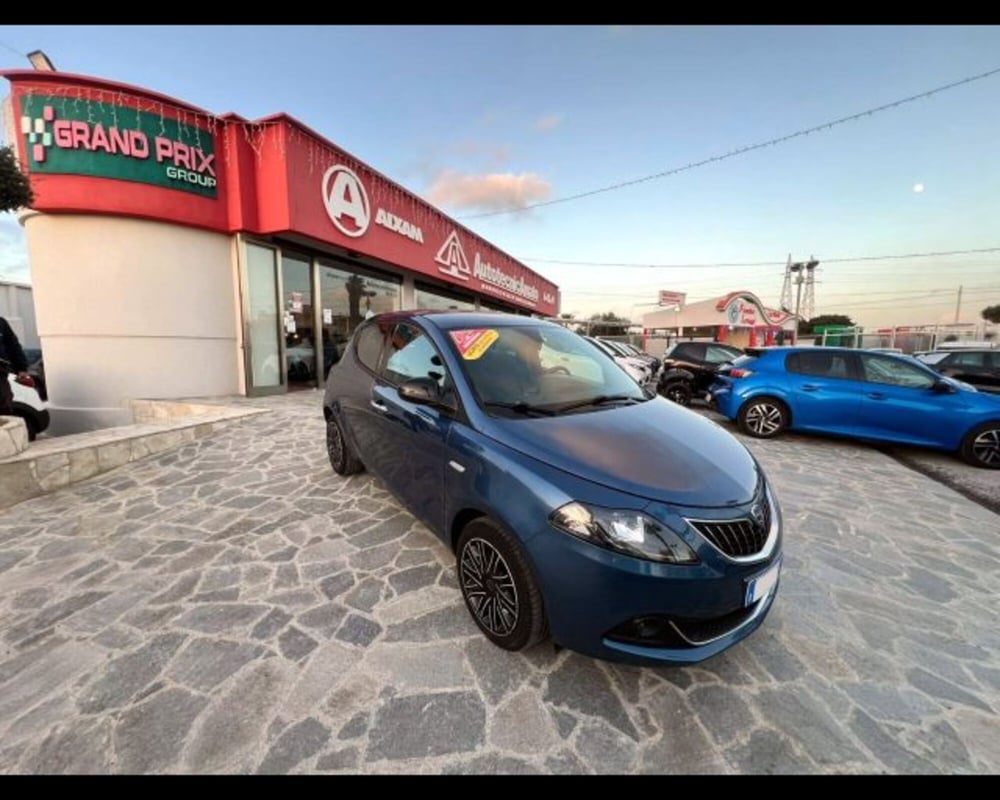 Lancia Ypsilon usata a Bologna (8)