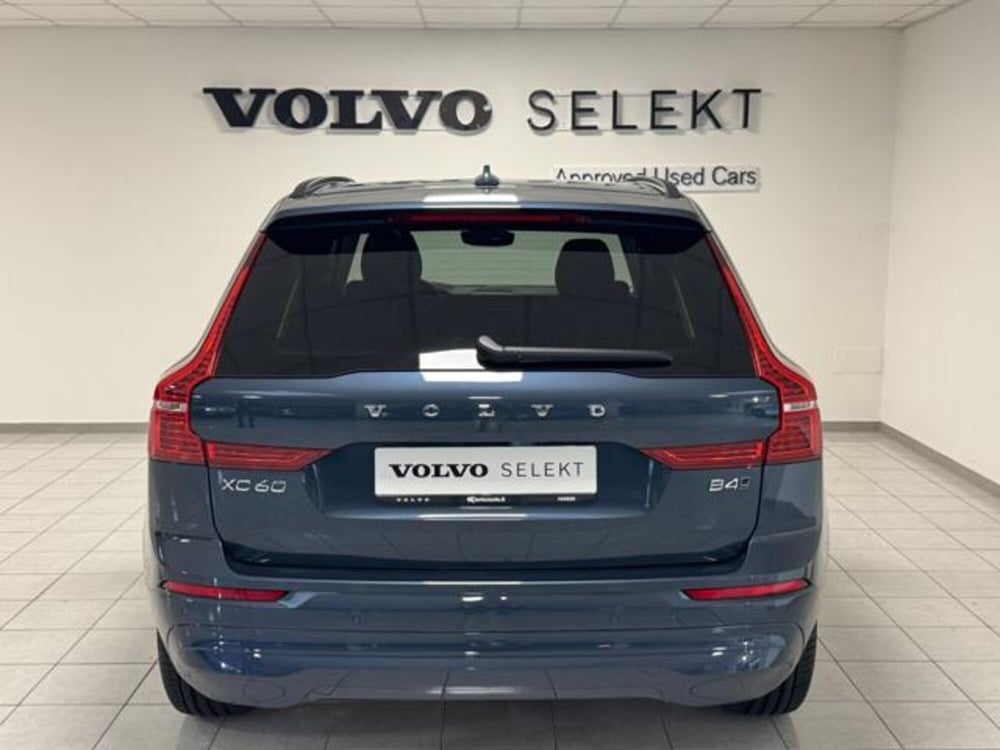 Volvo XC60 nuova a Como (4)