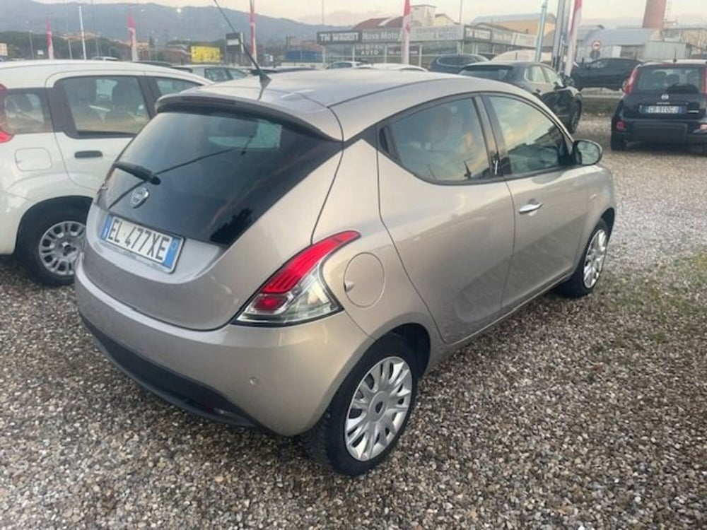 Lancia Ypsilon usata a Prato (5)