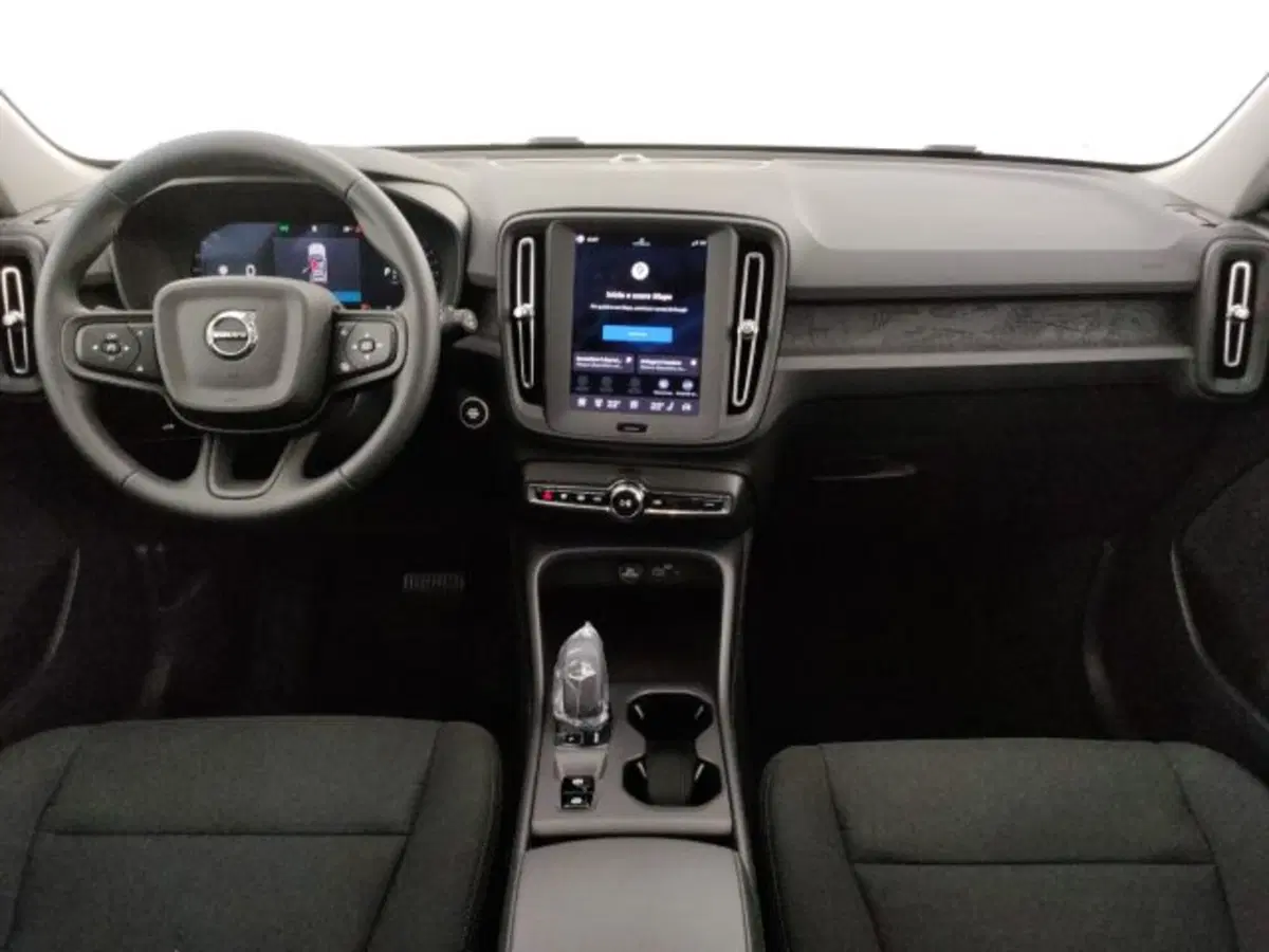 Volvo XC40 nuova a Modena (15)