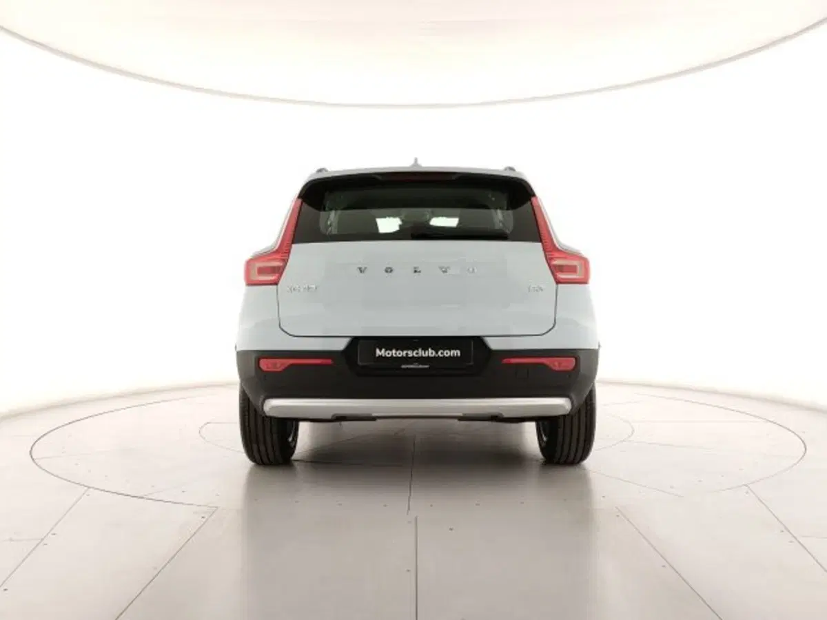Volvo XC40 nuova a Modena (5)