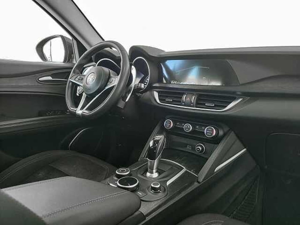 Alfa Romeo Stelvio usata a Palermo (10)