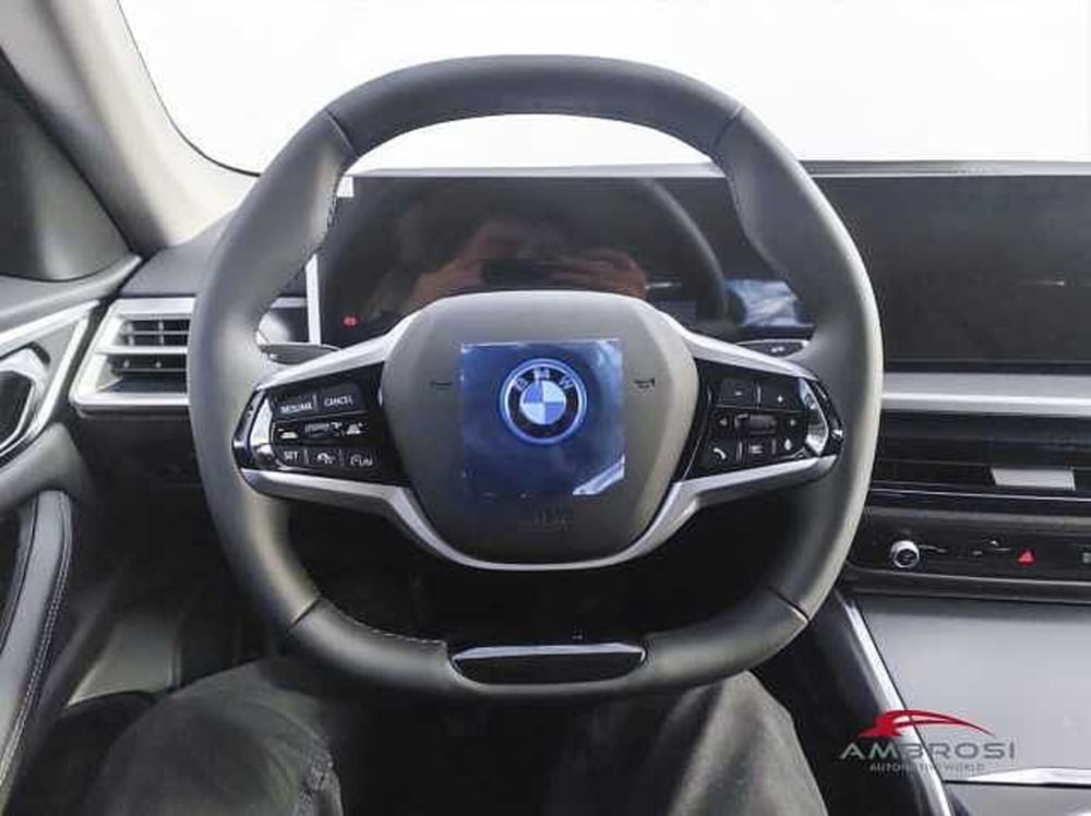 BMW i4 nuova a Viterbo (13)